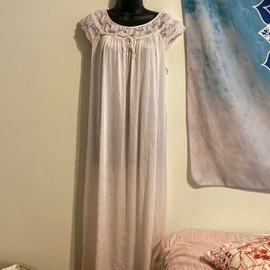 Pink vintage looking sleeping gown